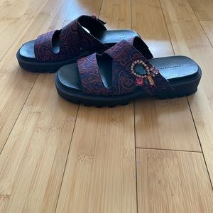 Paisley Lug Sandals/Slides